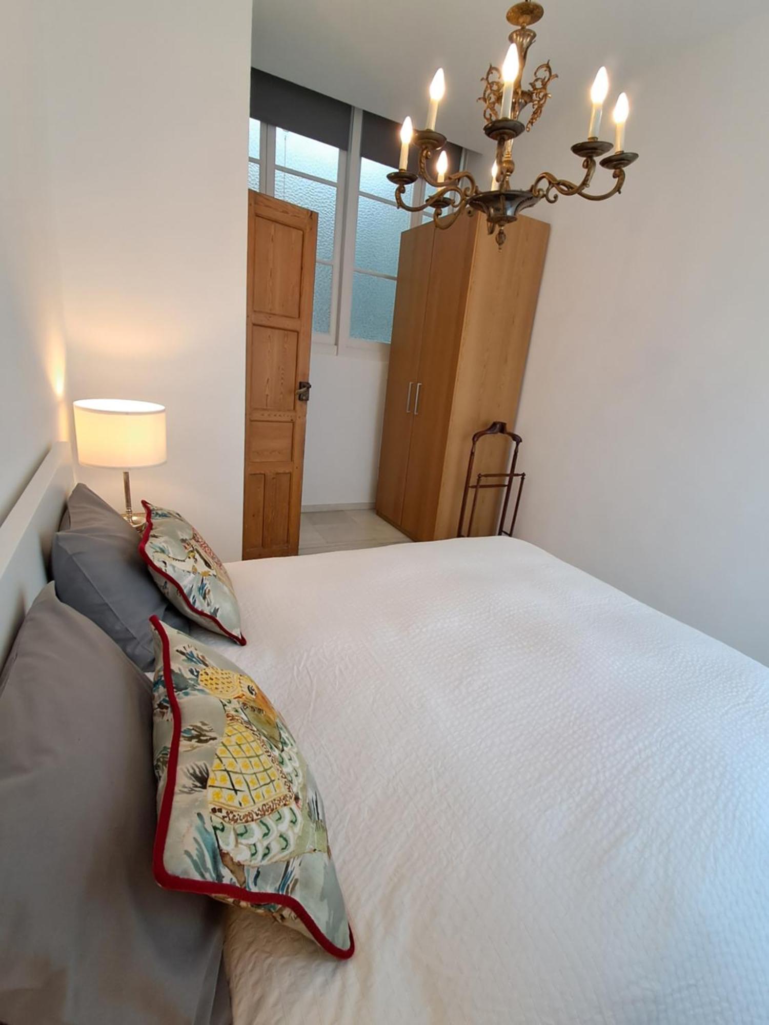 Apartamentos Almirante Hoyos Sevilla Exteriör bild