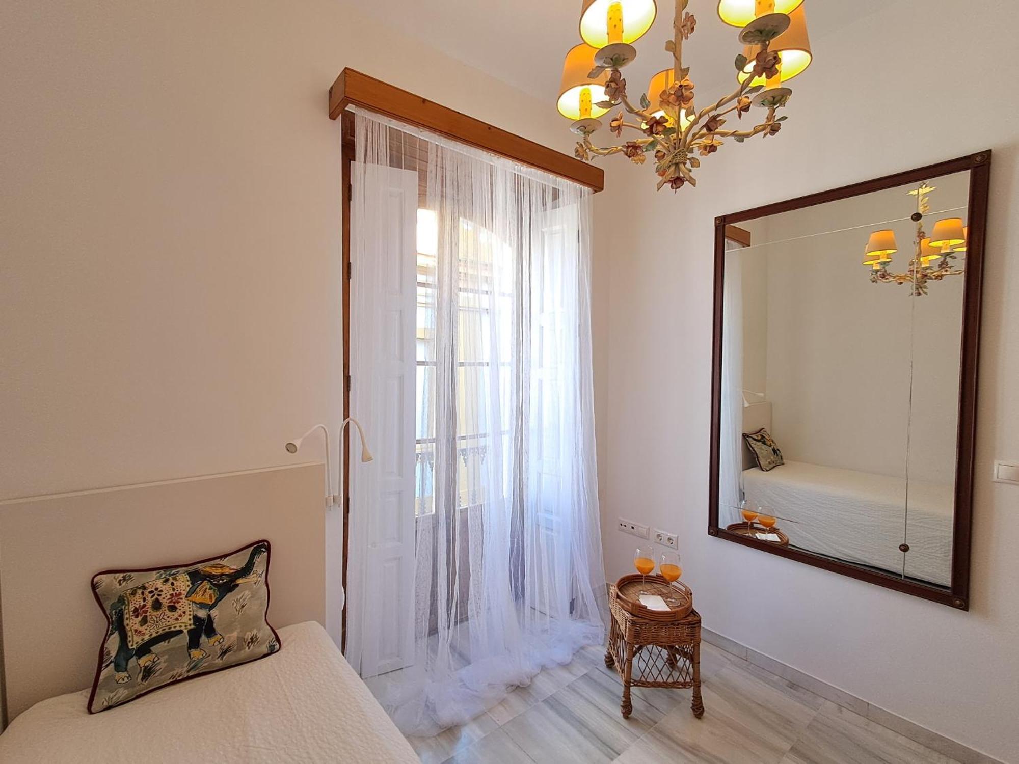 Apartamentos Almirante Hoyos Sevilla Exteriör bild