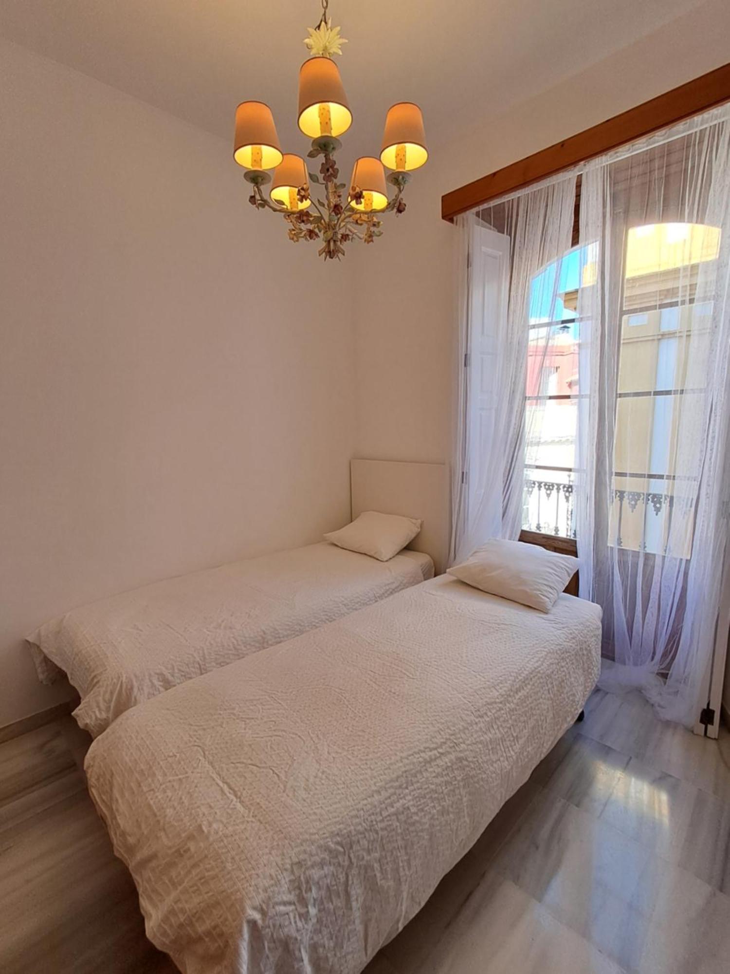 Apartamentos Almirante Hoyos Sevilla Exteriör bild