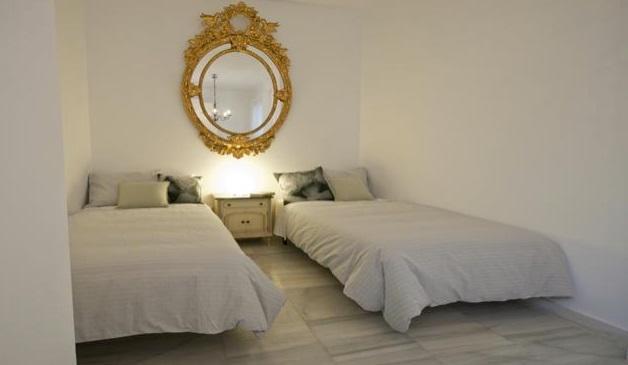 Apartamentos Almirante Hoyos Sevilla Exteriör bild